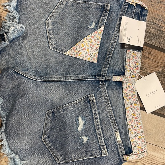 Kan Can Distressed Cut Off Frayed Hem Denim Jean Shorts. NWT - Picture 7 of 7